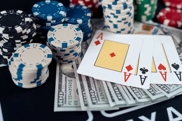 maxwin89 live-dealer studio with professional dealers and HD video feed