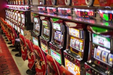 Ninja vs Samurai live dealer table at maxwin89 showing two card hands